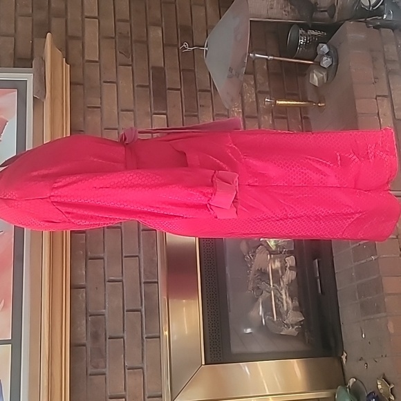 Victorias Secret red robe terry cloth inner lining satin look outer shell size M - Picture 5 of 16
